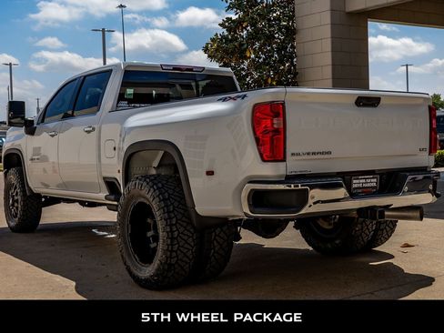 Used 2022 Chevrolet Silverado 3500 LTZ w/ LTZ Plus Package image 7