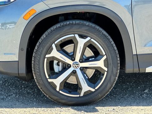 New 2026 Volkswagen Tiguan SE image 24