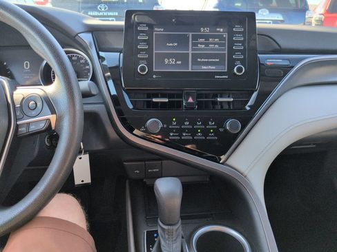 Used 2021 Toyota Camry LE AWD/4WD image 17