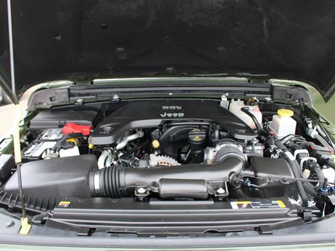 Used 2023 Jeep Gladiator Sport image 20