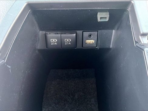 Used 2019 Toyota Avalon XLE image 15