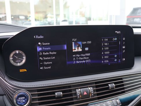 Used 2021 Lexus LS 500h image 22