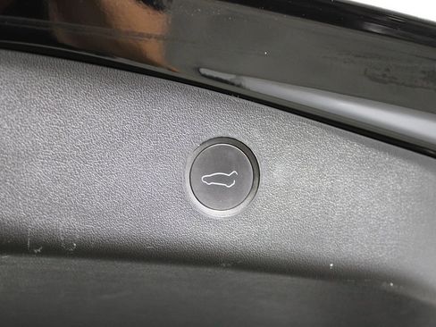 Used 2022 Tesla Model 3 image 32