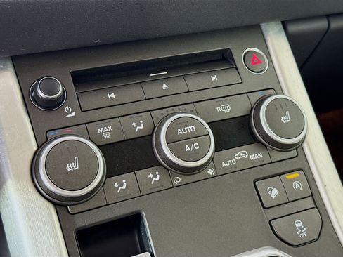 Used 2017 Land Rover Range Rover Evoque HSE image 19