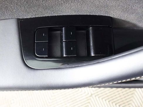 Used 2018 Tesla Model 3 Long Range image 37