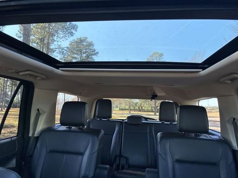 Used 2023 Ford Expedition XLT image 35