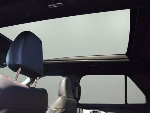 New 2026 Ford Explorer ST-Line w/ ST-Line Street Pack AWD/4WD image 7