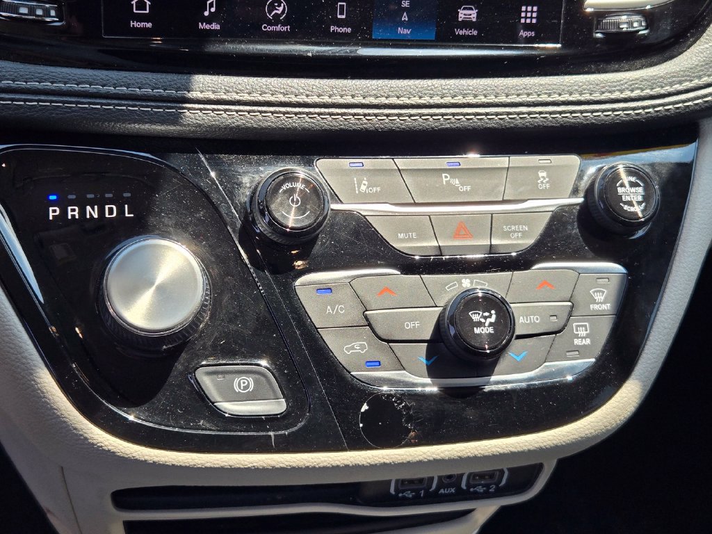 Used 2024 Chrysler Pacifica Limited FWD image 18