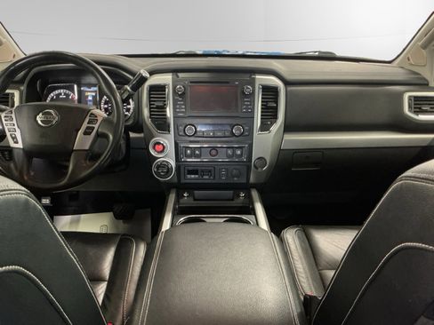 Used 2017 Nissan Titan PRO-4X w/ Pro-4x Convenience Package AWD/4WD image 10