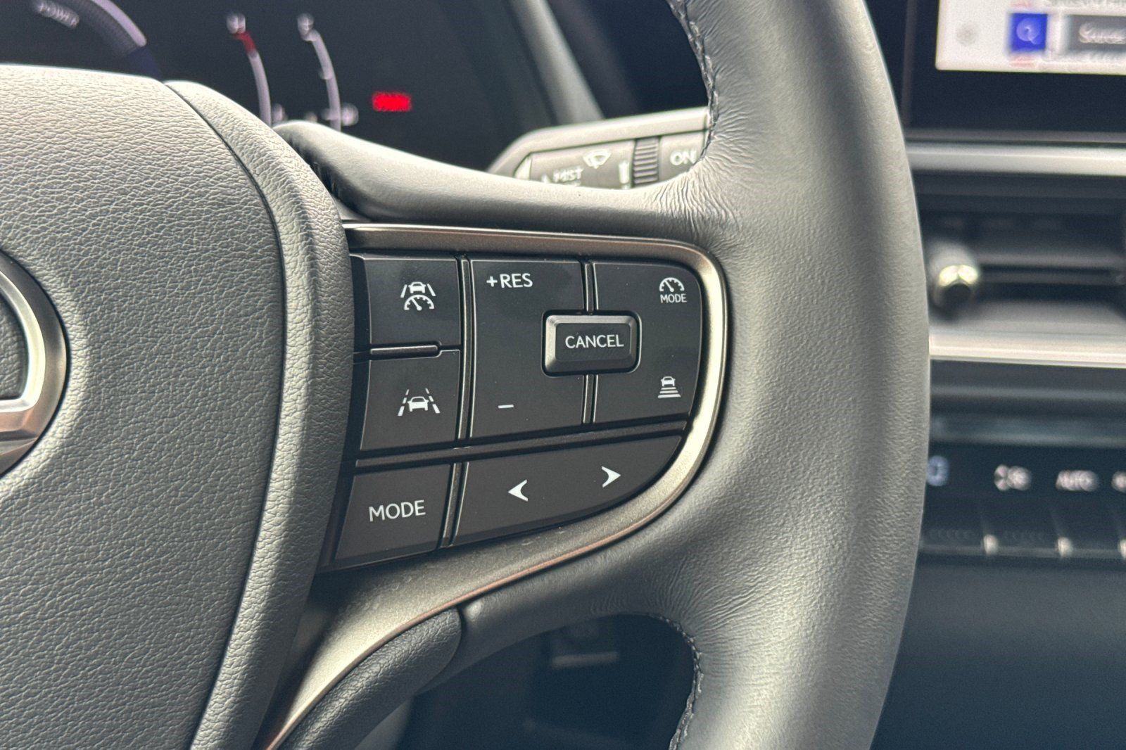 Certified 2026 Lexus UX 300h FWD w/ Accessory Package (Z1) image 31