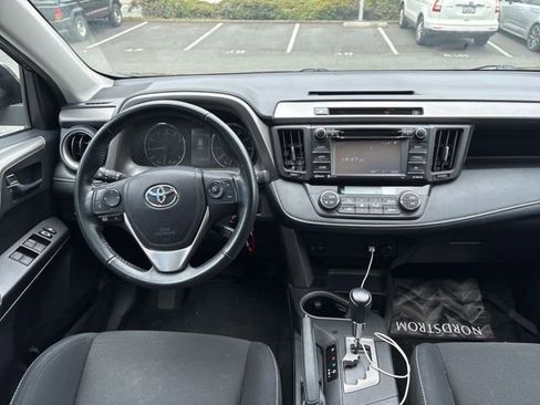 Used 2016 Toyota RAV4 XLE AWD/4WD image 19
