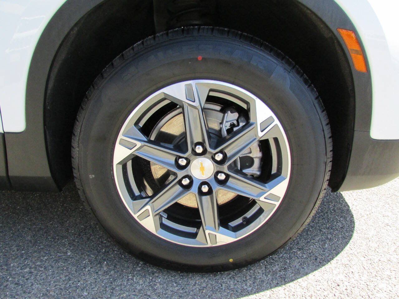 Used 2025 Chevrolet Blazer LT FWD image 12