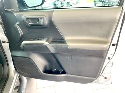 Used 2021 Toyota Tacoma SR5 w/ Technology Package AWD/4WD image 27