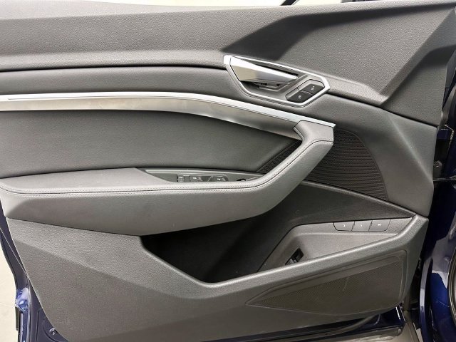 Used 2021 Audi e-tron Premium AWD/4WD image 17