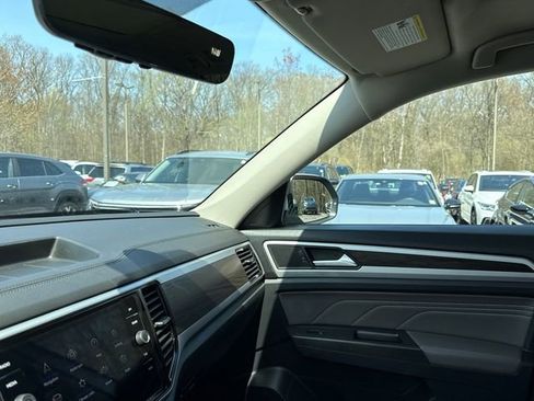 Certified 2023 Volkswagen Atlas SE w/ Panoramic Sunroof Package image 23