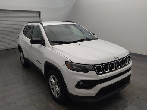 Used 2023 Jeep Compass Latitude AWD/4WD image 13