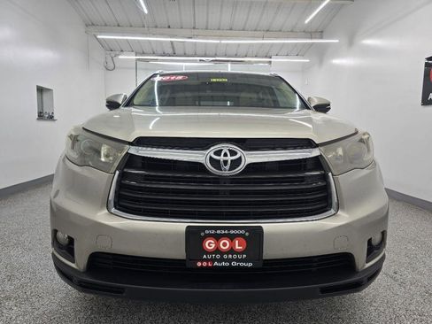 Used 2015 Toyota Highlander XLE FWD image 2
