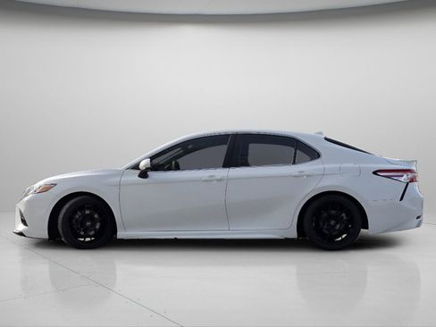 Used 2020 Toyota Camry SE image 16