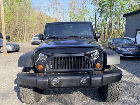 Used 2013 Jeep Wrangler Unlimited Rubicon w/ Dual Top Group image 15