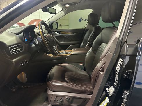 Used 2019 Maserati Levante GranLusso AWD/4WD image 10