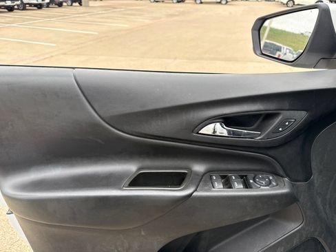 Used 2023 Chevrolet Equinox LT FWD image 14