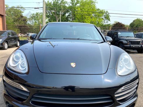 Used 2014 Porsche Cayenne S w/ Comfort Plus Package image 15