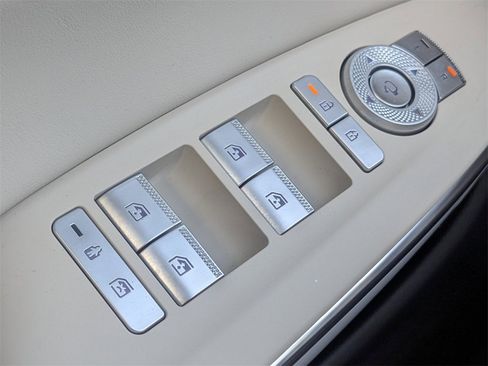 New 2026 Genesis GV70 2.5T Select image 24