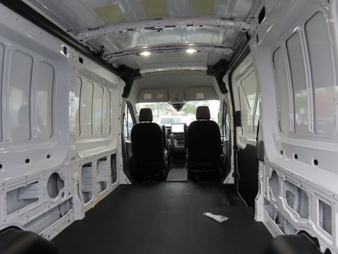 New 2026 Ford Transit 250 148 Medium Roof image 16