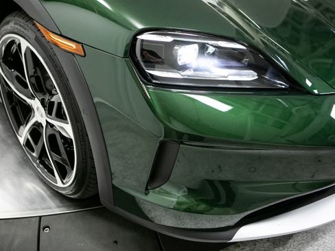 New 2026 Porsche Taycan 4S AWD/4WD image 12