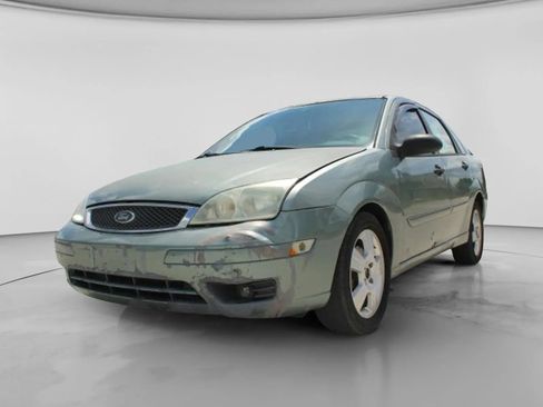 Used 2005 Ford Focus S FWD image 4