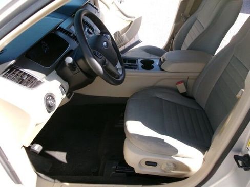 Used 2015 Ford Taurus SE image 15