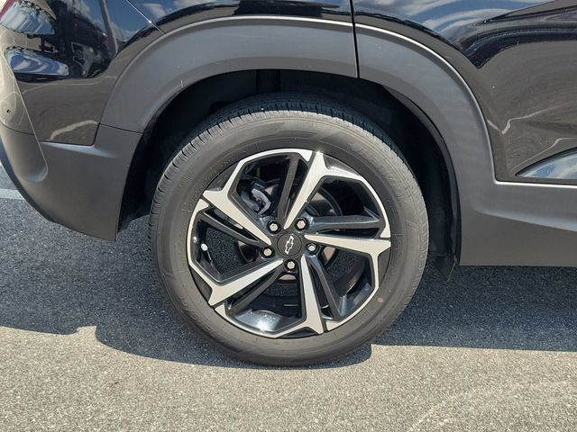 Used 2023 Chevrolet TrailBlazer RS w/ Sun and Liftgate Package FWD image 7