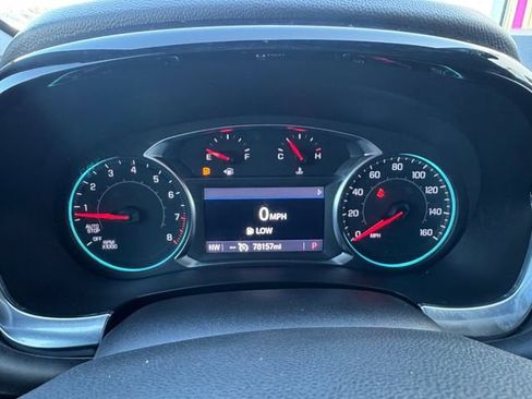Used 2023 Chevrolet Traverse LT FWD image 11