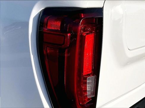 Used 2023 GMC Sierra 2500 AT4 w/ AT4 Premium Plus Package image 30