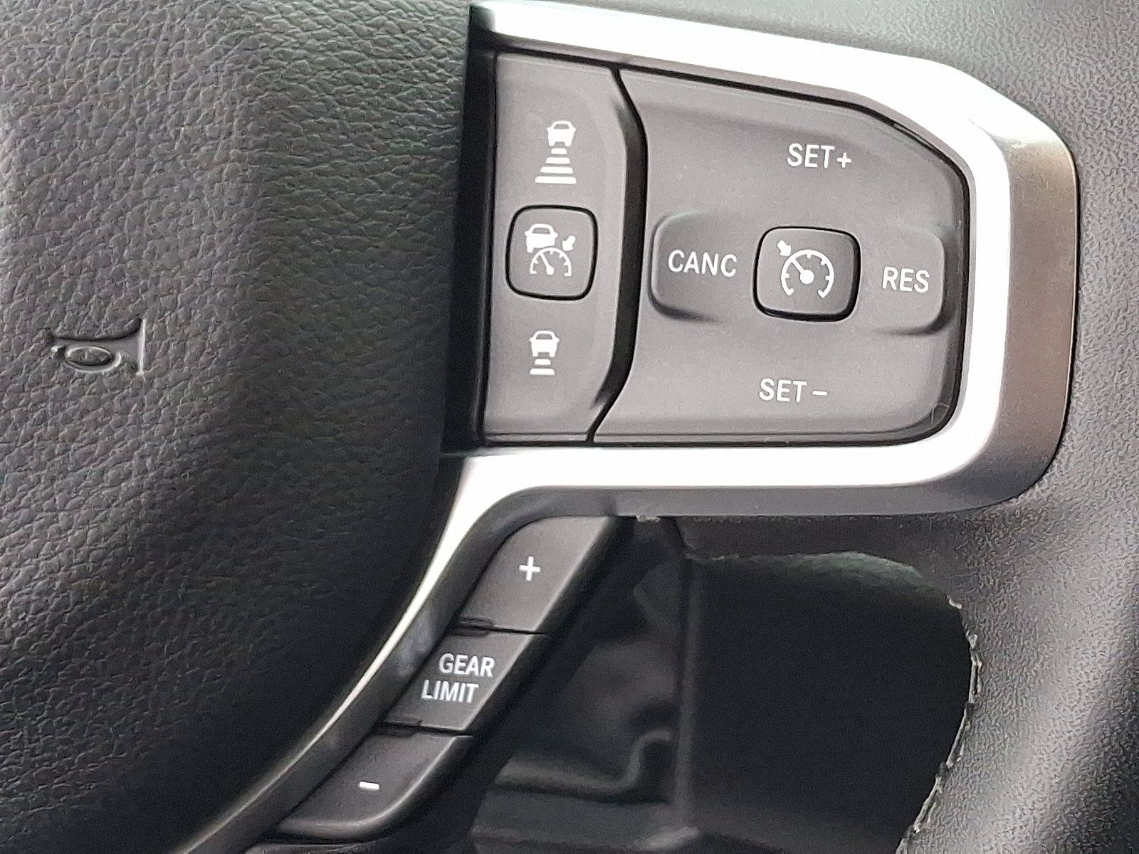 Used 2025 RAM 1500 Big Horn AWD/4WD image 23