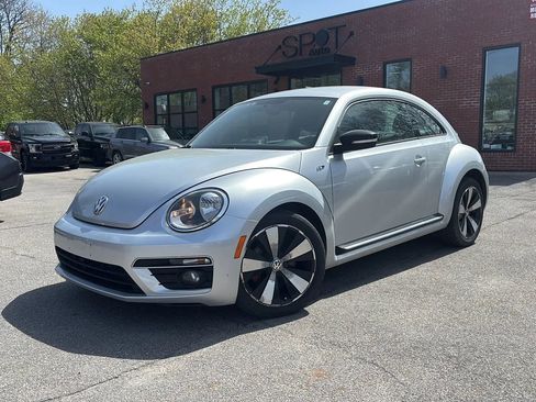 Used 2014 Volkswagen Beetle R-Line FWD image 31