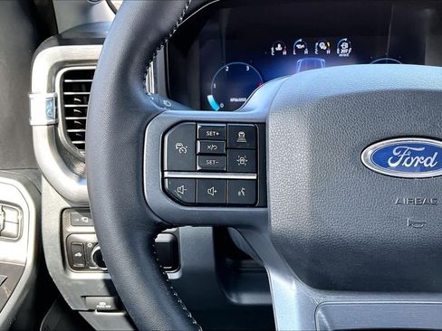 Used 2023 Ford F250 Lariat w/ Lariat Ultimate Package AWD/4WD image 21