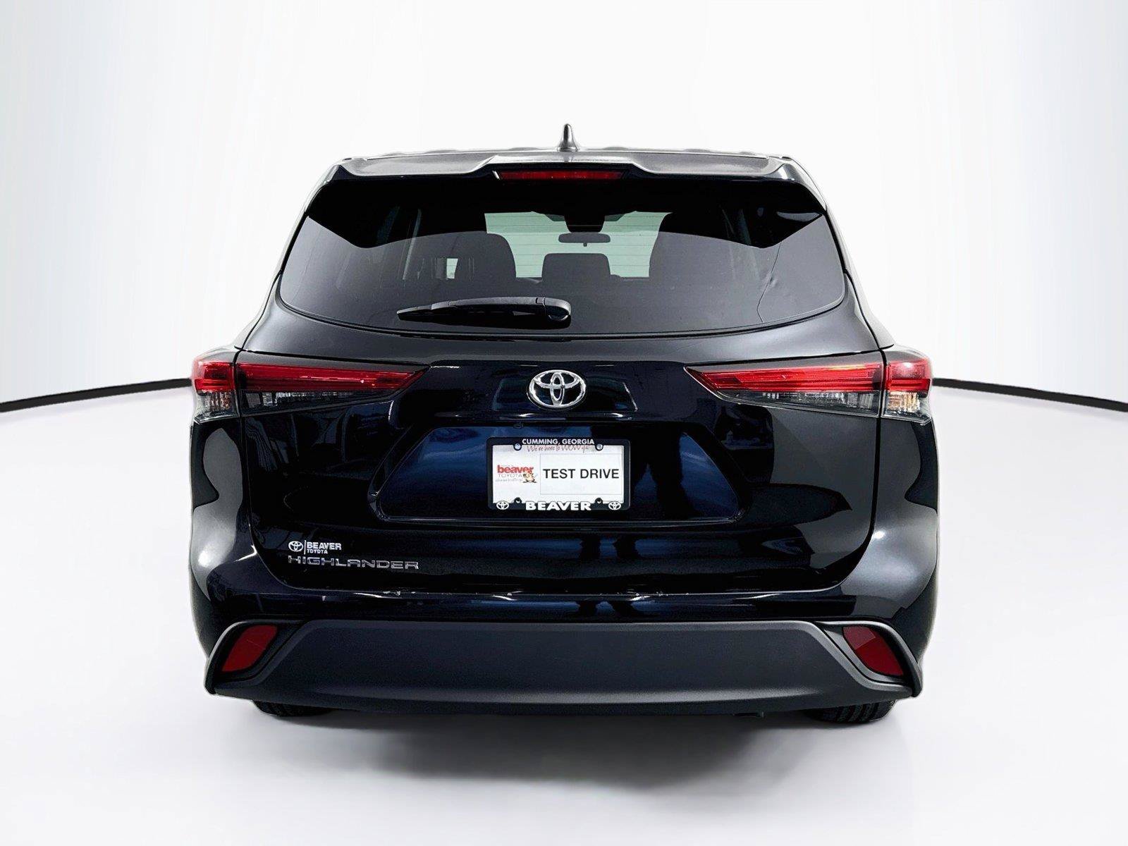Used 2023 Toyota Highlander L FWD image 10