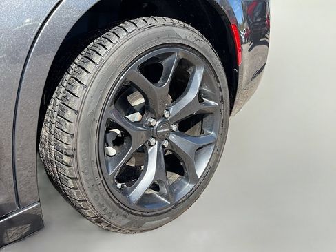 Used 2023 Chrysler 300 Touring w/ Sport Appearance Package RWD image 28