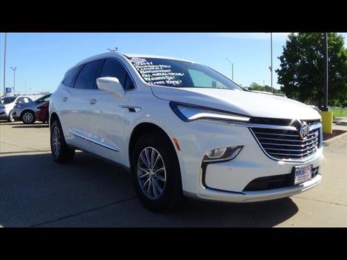 Used 2024 Buick Enclave Premium image 4