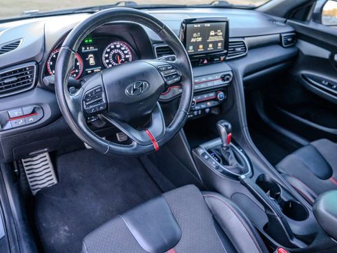 Used 2019 Hyundai Veloster Turbo image 14