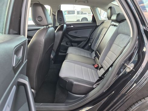 Used 2025 Volkswagen Jetta SE FWD image 29