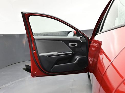 Used 2025 Kia K4 LXS image 11