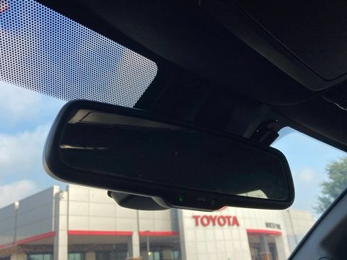 Used 2019 Toyota Tacoma TRD Sport w/ Technology Package AWD/4WD image 23