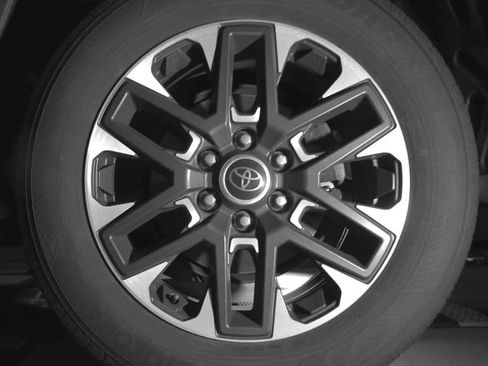 Used 2023 Toyota Tundra Limited AWD/4WD image 9