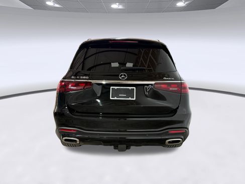 Used 2024 Mercedes-Benz GLS 580 4MATIC image 9