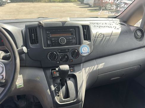 Used 2017 Chevrolet City Express LT FWD image 10
