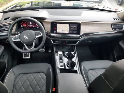 Used 2025 Volkswagen Atlas SEL Premium R-Line AWD/4WD image 8