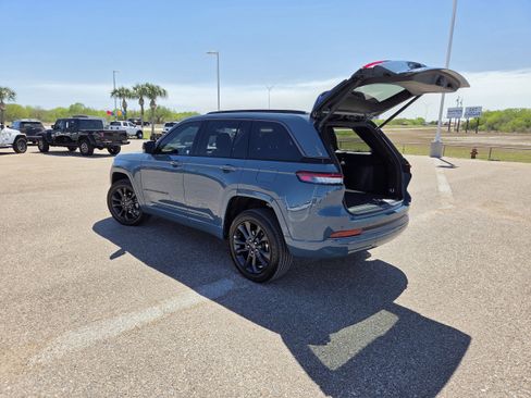 New 2026 Jeep Grand Cherokee Limited AWD/4WD image 25