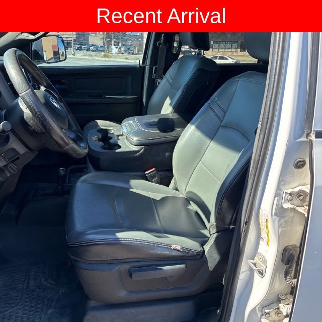 Used 2022 RAM 2500 Tradesman w/ Chrome Appearance Group AWD/4WD image 4